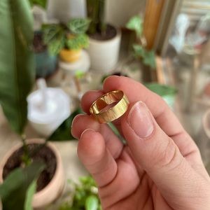Vrai 14K gold ring